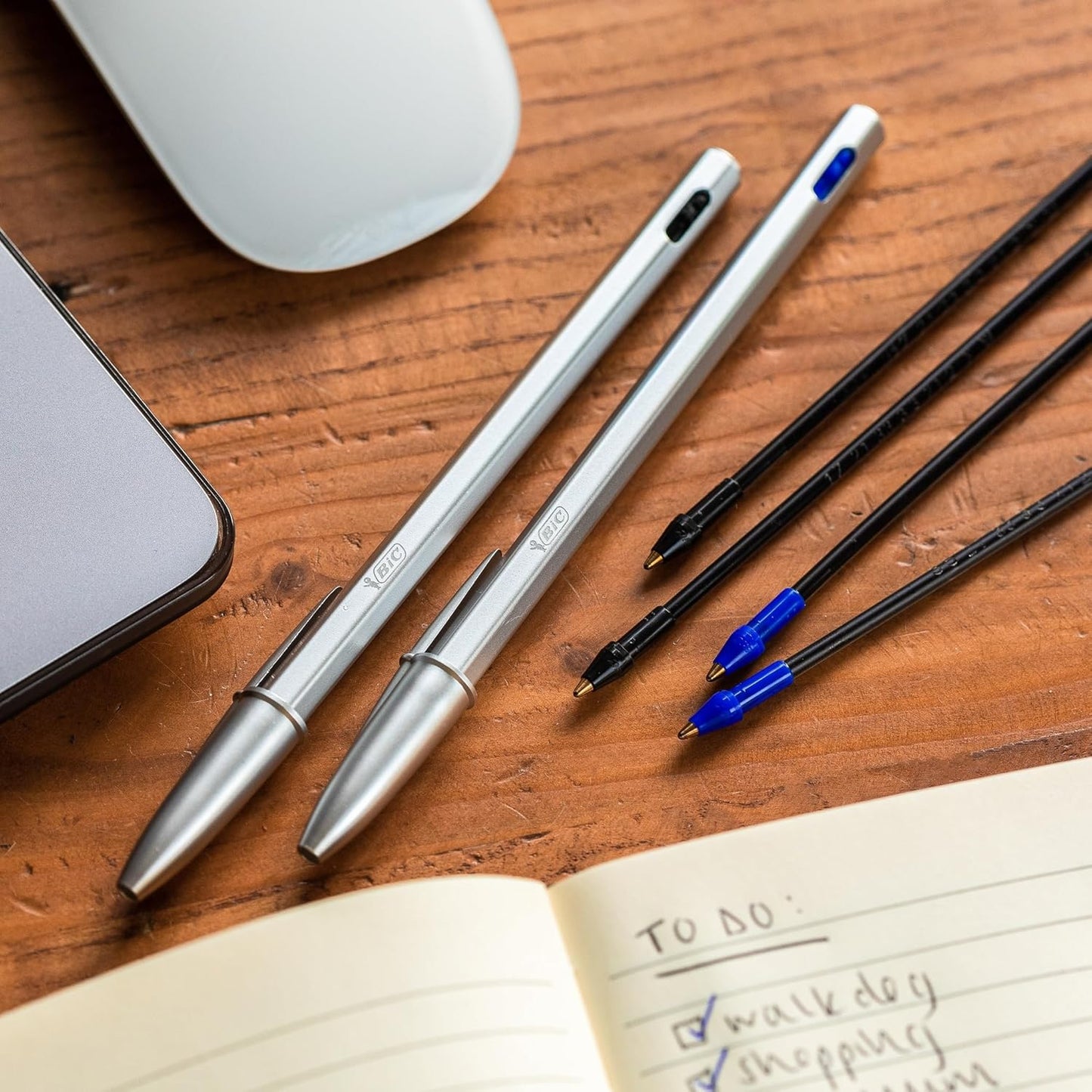 BIC CRISTAL RE'NEW -Penna Blu a Sfera Ricaricabile in Metallo + 2 Ricariche