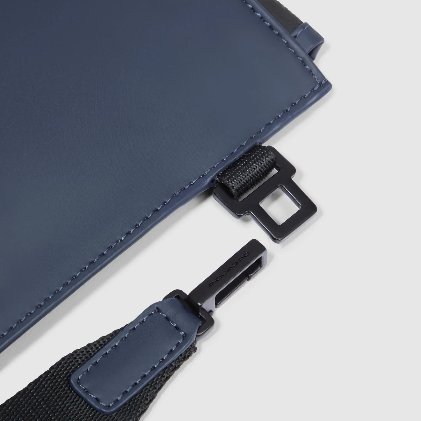 PIQUADRO - Pochette Resistente All'acqua Blu